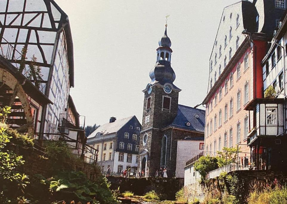 Hueftgold Schlafen & Wohnen Appartement Monschau Buitenkant foto