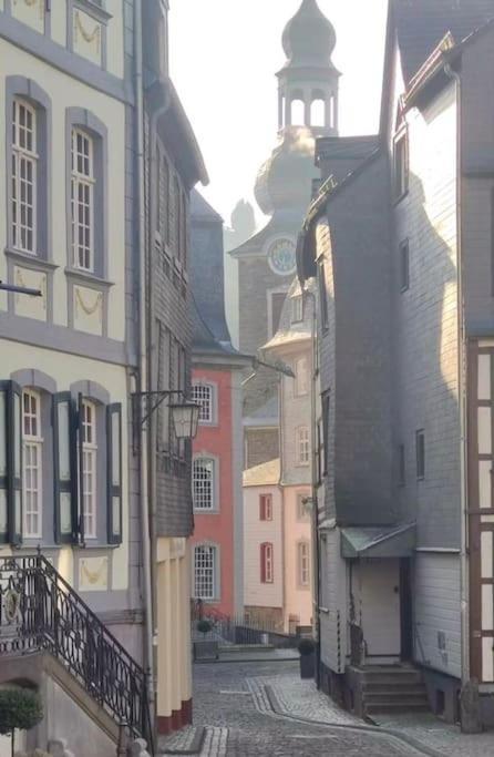 Hueftgold Schlafen & Wohnen Appartement Monschau Buitenkant foto