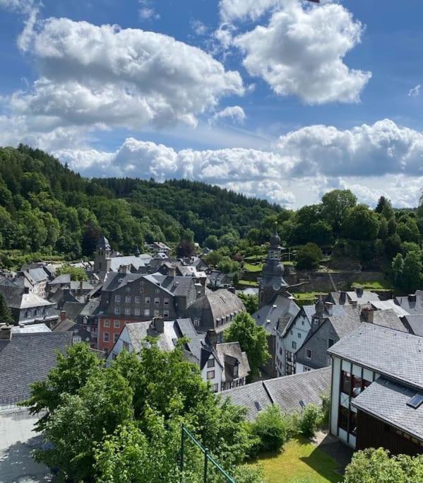Hueftgold Schlafen & Wohnen Appartement Monschau Buitenkant foto